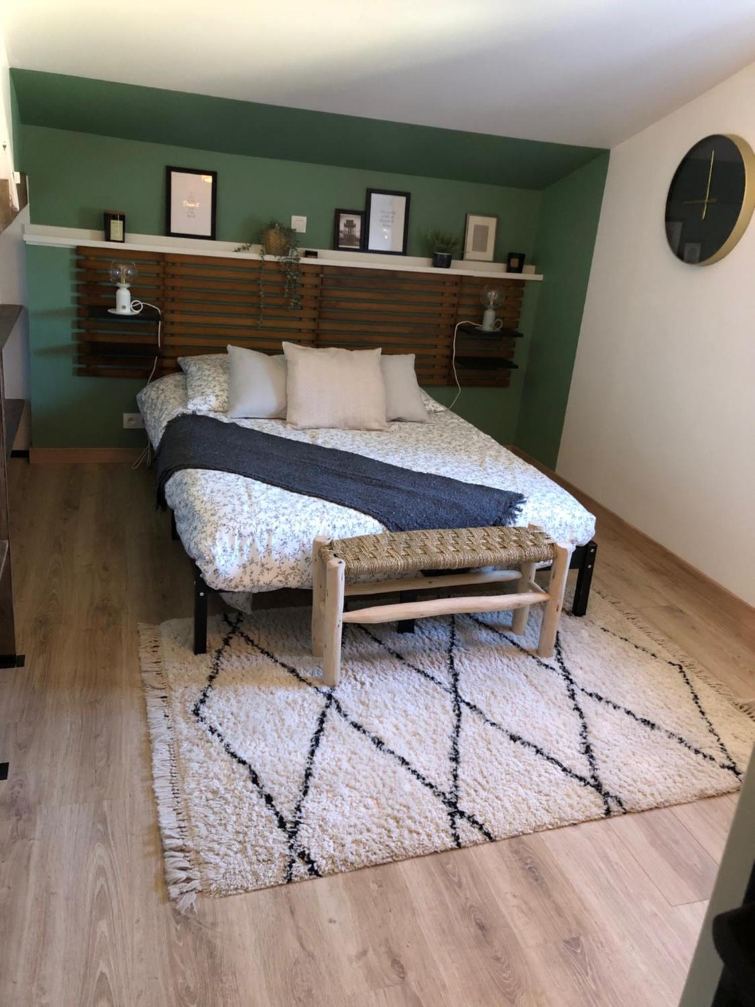 Au Dessus De Chez Nous Bed & Breakfast Doulezon Dış mekan fotoğraf